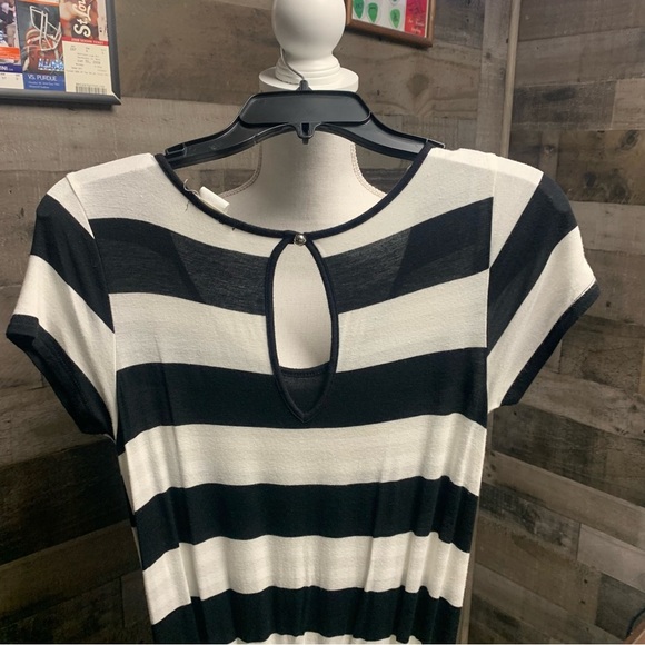 12PM by Mon Ami size small black/cream striped pantsuit has pockets - Picture 4 of 6